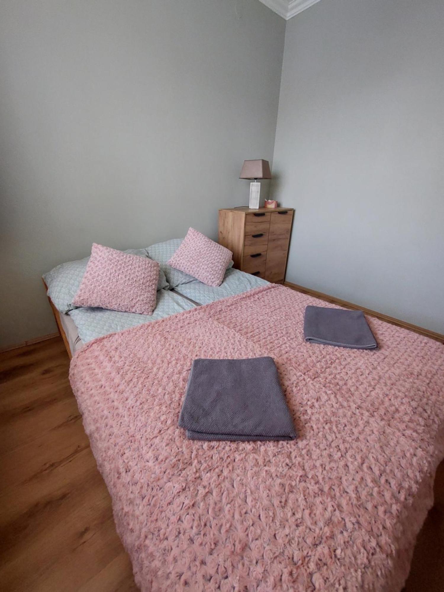 Akacvirag Airport Vendeghaz Apartment Debrecen Bagian luar foto