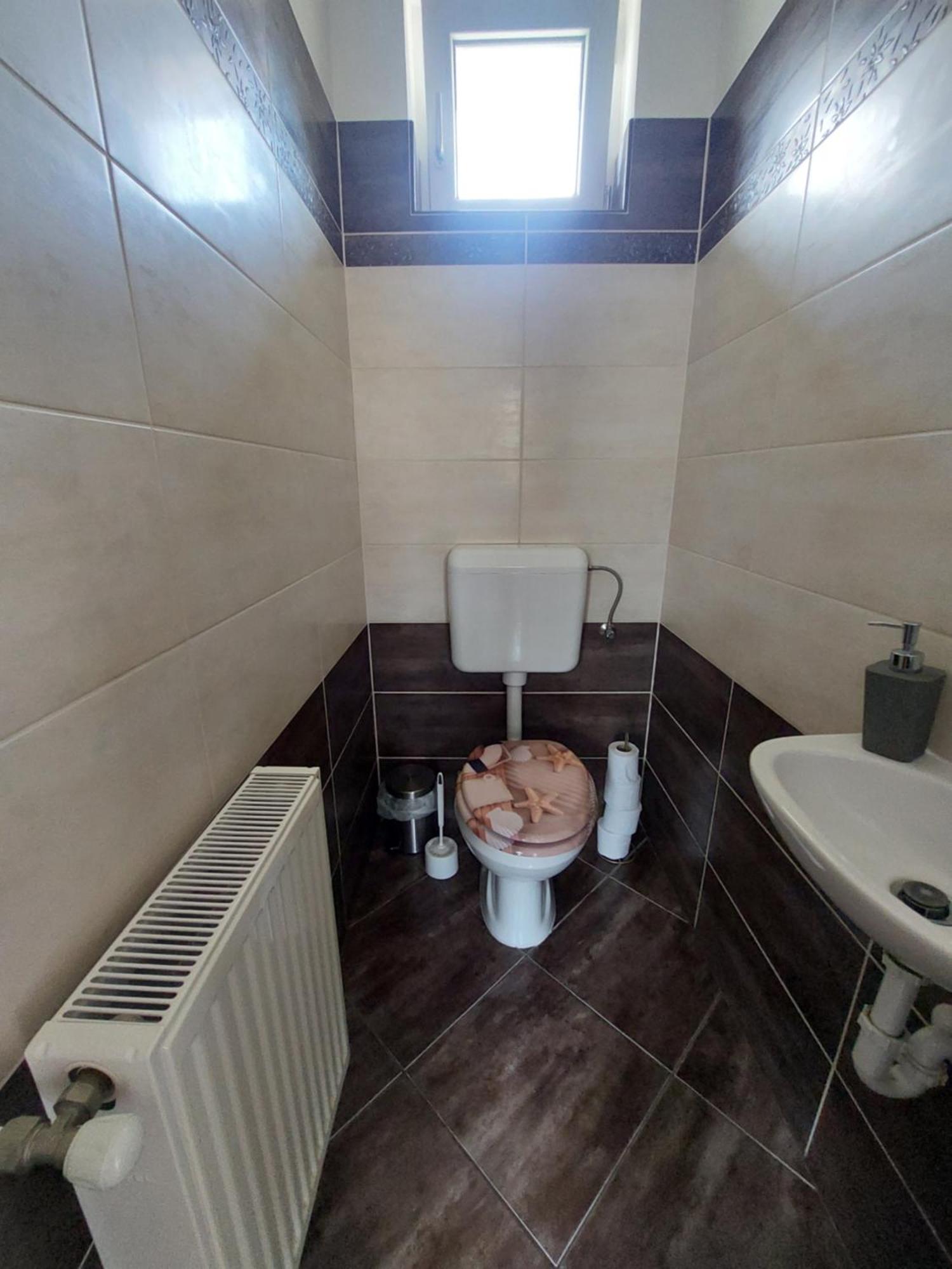 Akacvirag Airport Vendeghaz Apartment Debrecen Bagian luar foto