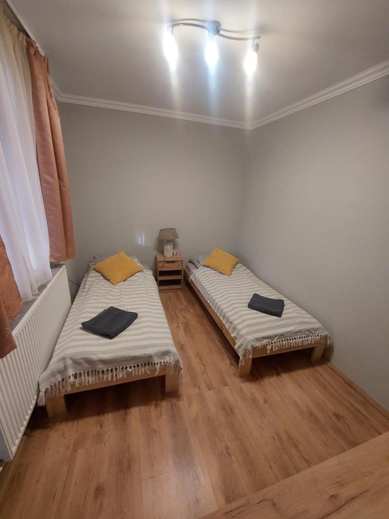 Akacvirag Airport Vendeghaz Apartment Debrecen Bagian luar foto